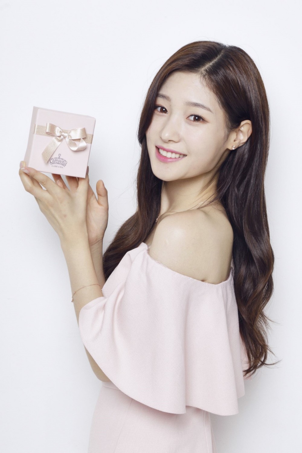 정채연 라뮈샤 화보 고화질 사진