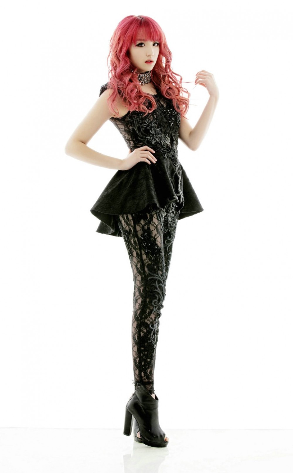 라니아  화보 고화질 사진