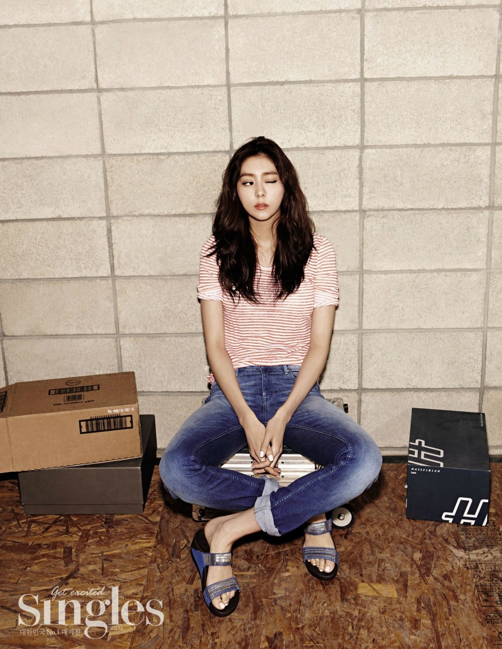 유이 싱글즈 화보 고화질 사진