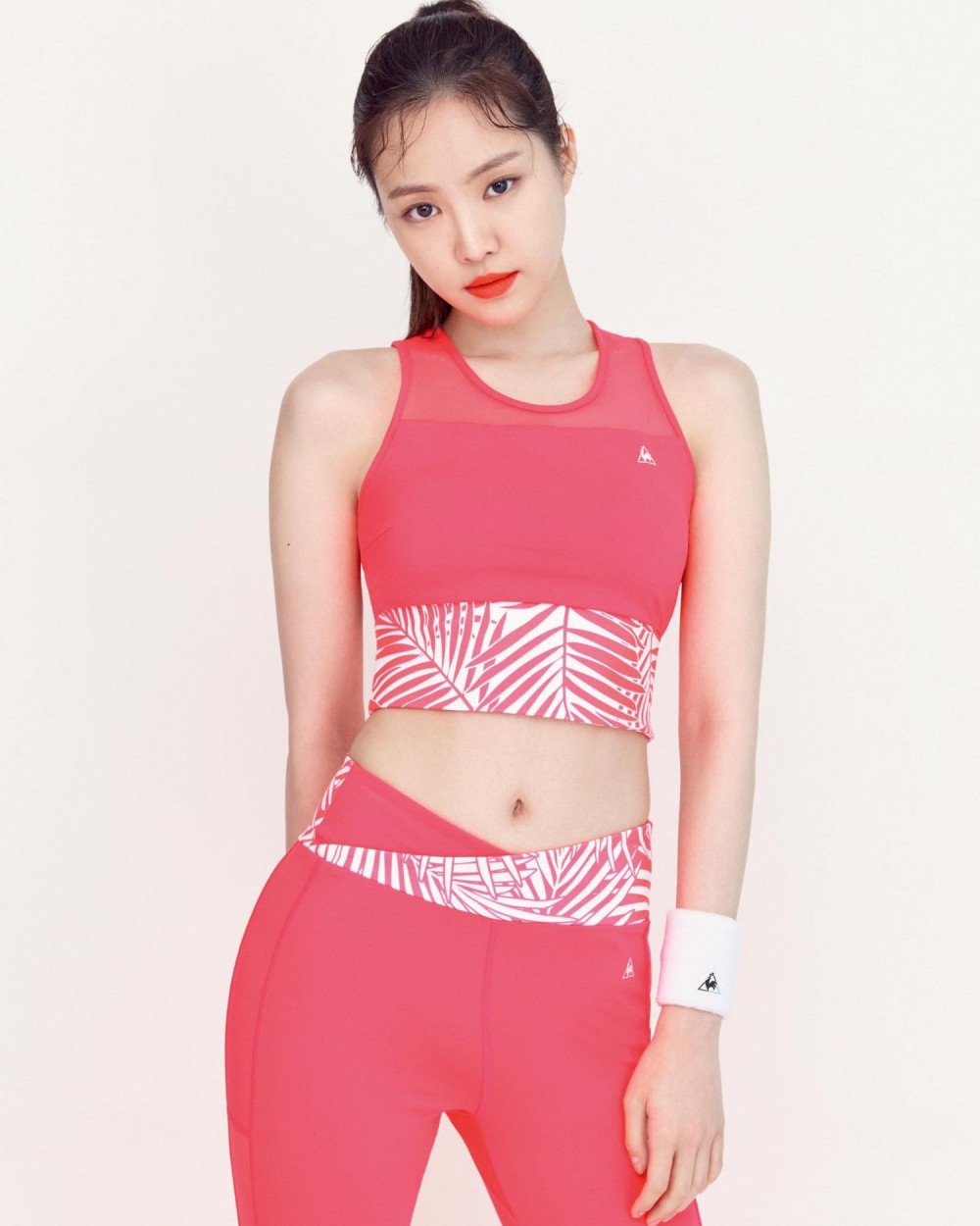 손나은 르꼬끄 스포르티보 화보 고화질 사진