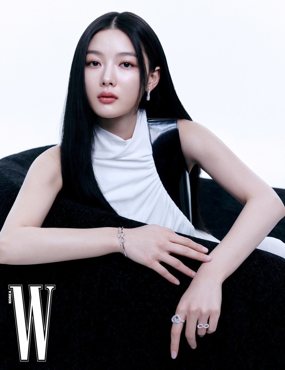 김유정 더블유 화보 고화질 사진