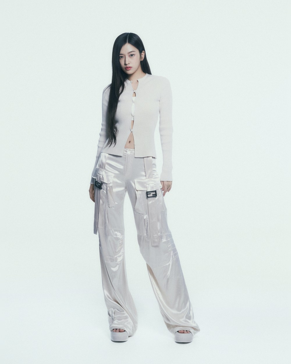 안유진 펜디 화보 고화질 사진