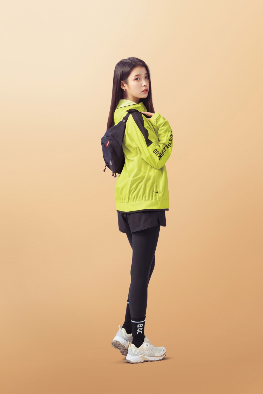 아이유 블랙야크 화보 고화질 사진