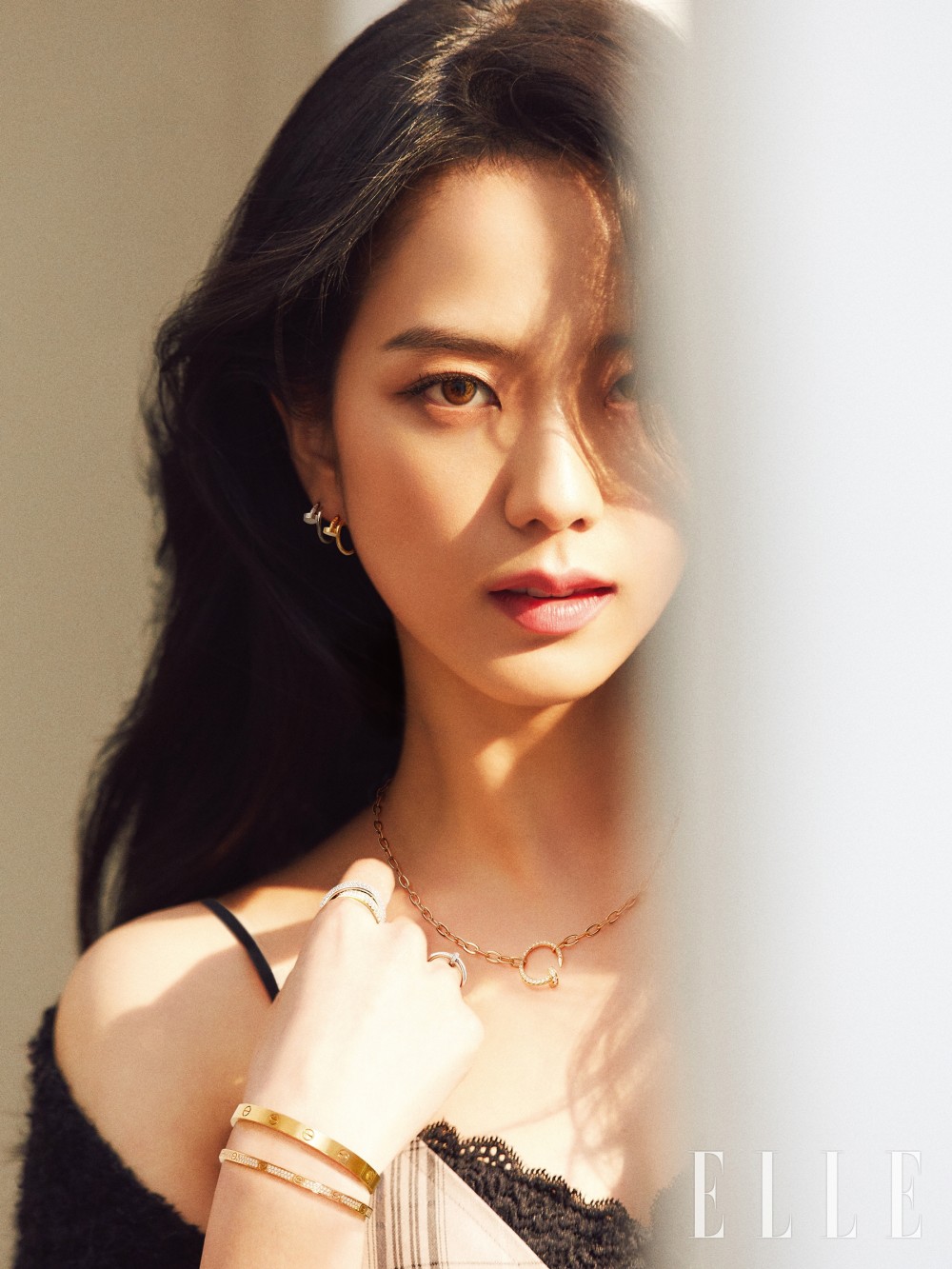 지수 엘르 화보 고화질 사진