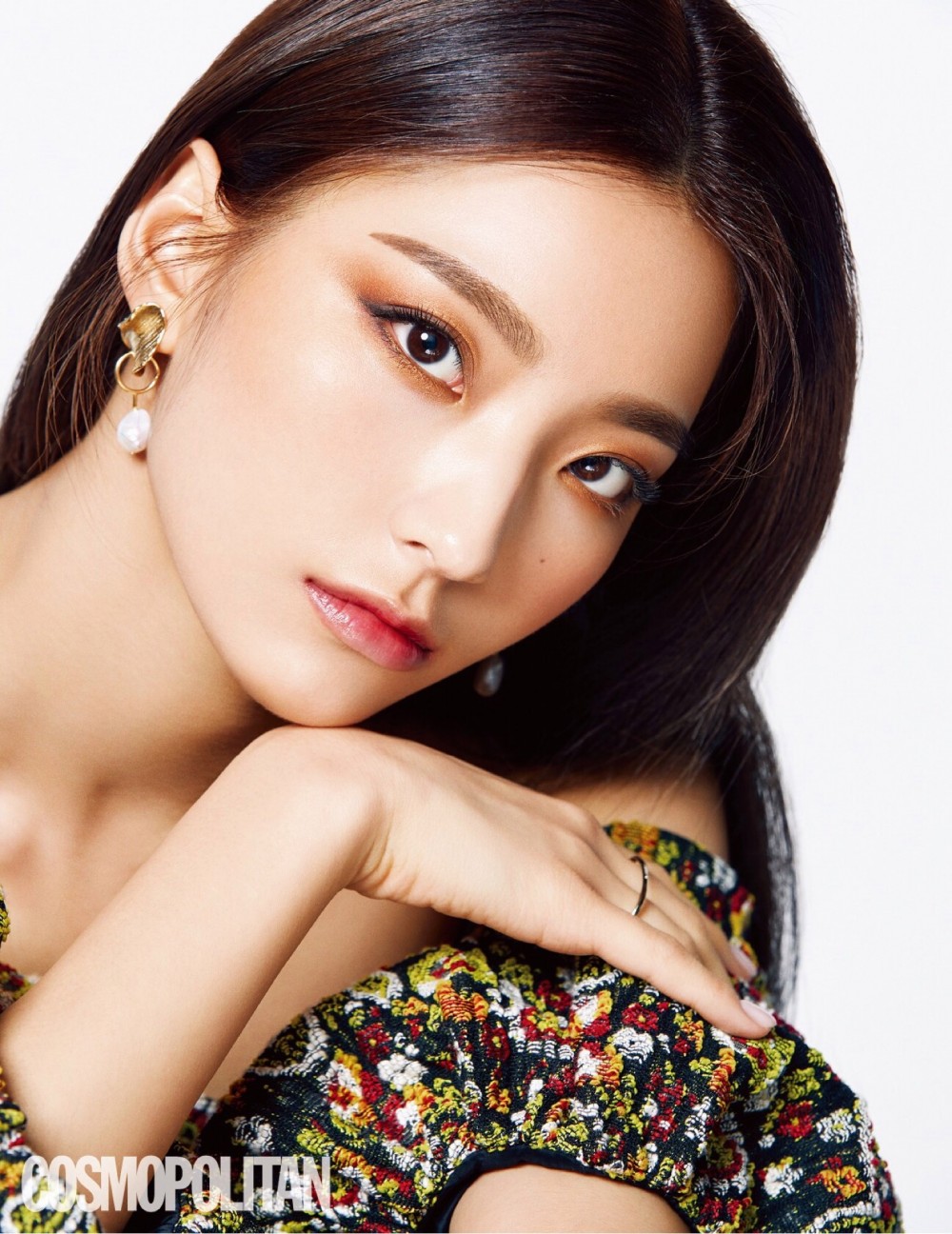 이새롬 코스모폴리탄 화보 고화질 사진