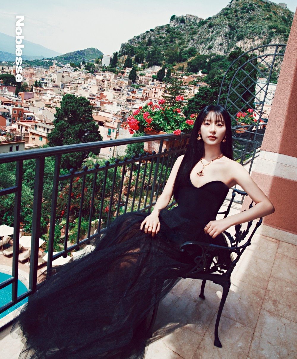 김지원 노블레스 화보 고화질 사진