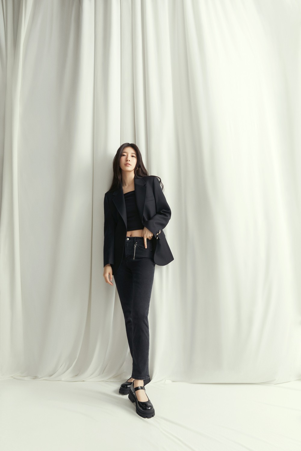 수지 게스 화보 고화질 사진