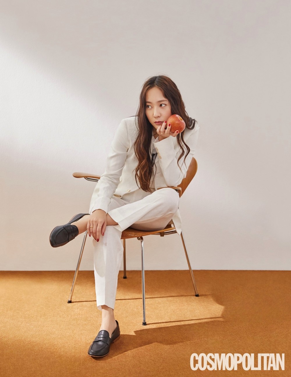 크리스탈 코스모폴리탄 화보 고화질 사진