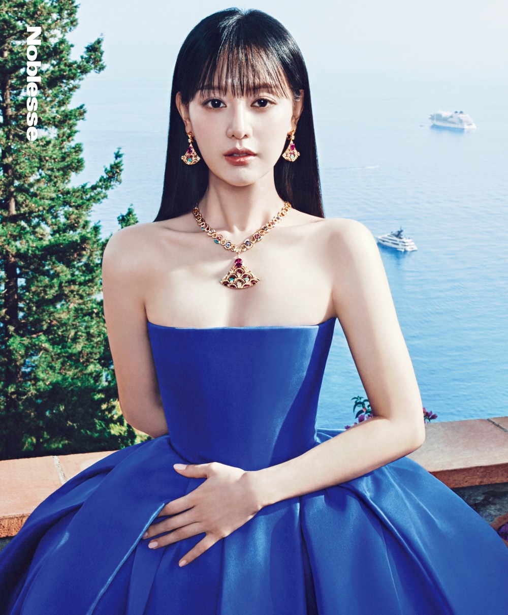 김지원 노블레스 화보 고화질 사진