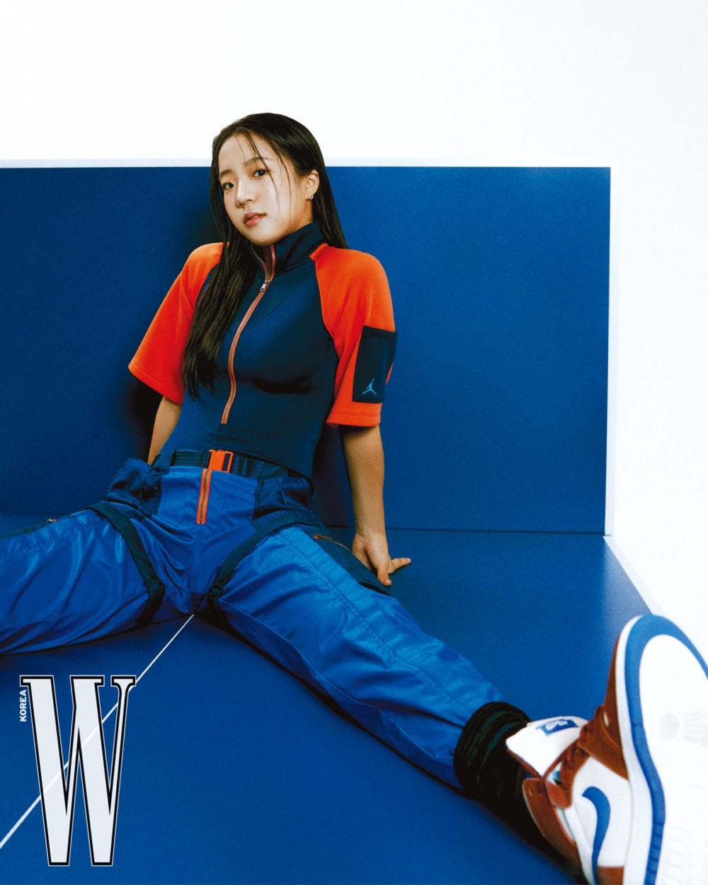 신유빈 더블유 화보 고화질 사진