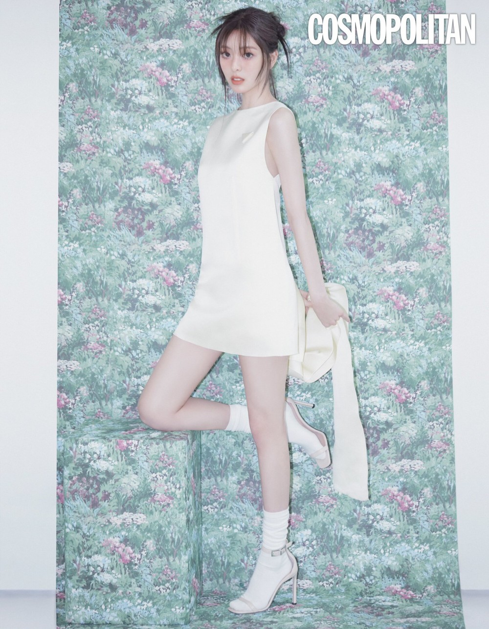 유나 코스모폴리탄 화보 고화질 사진