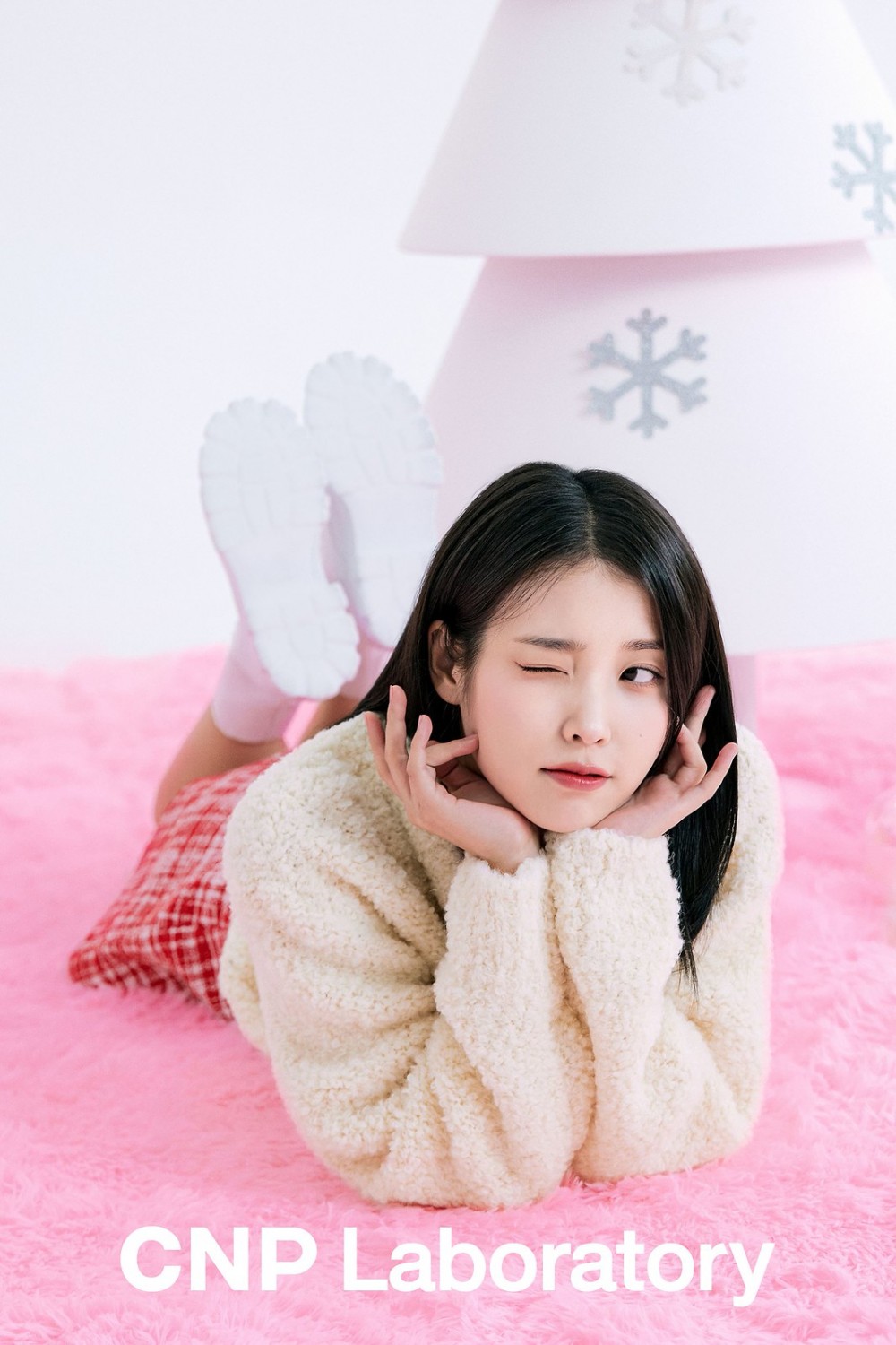 아이유 CNP 화보 고화질 사진