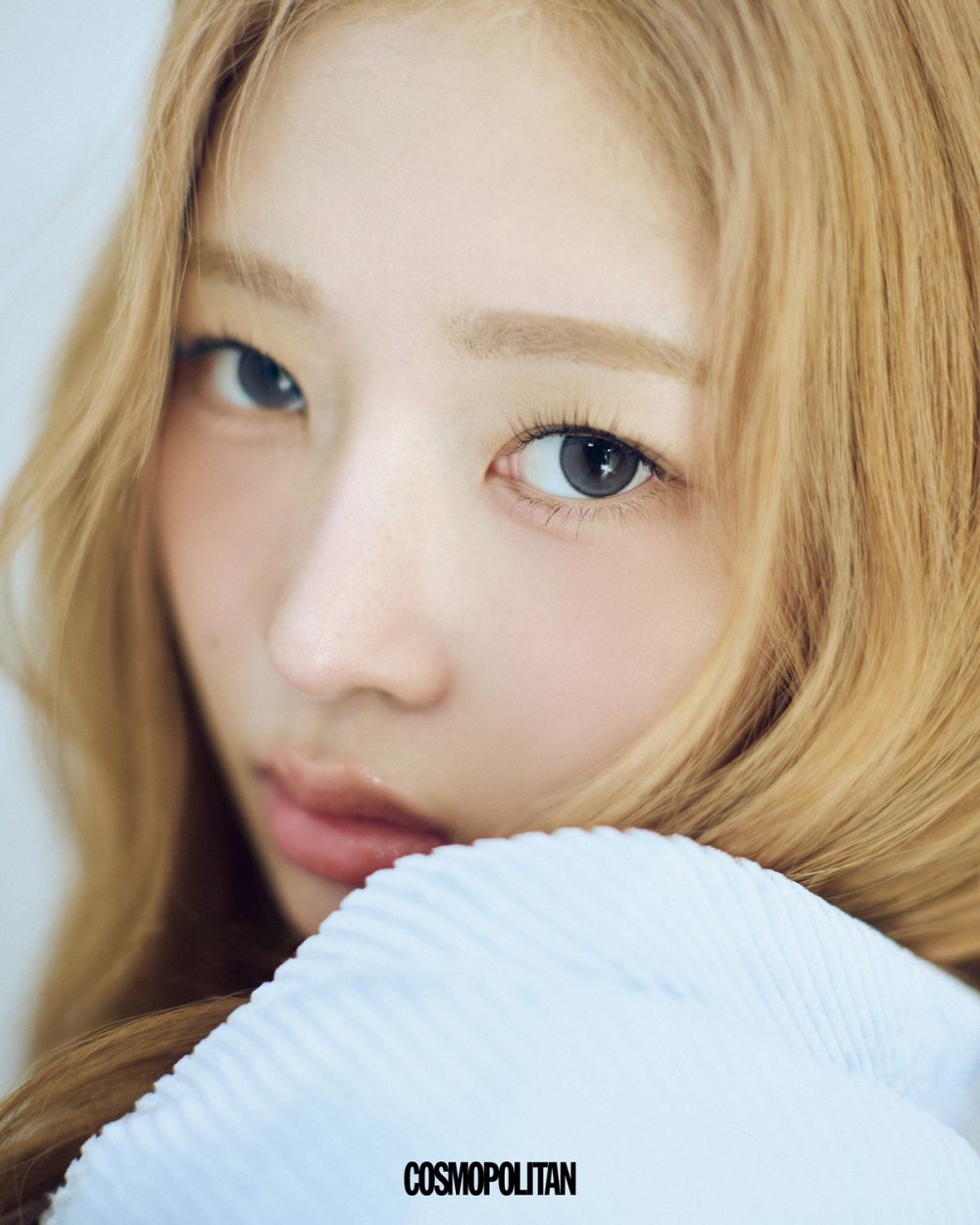 레이 코스모폴리탄 화보 고화질 사진